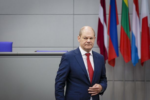 Scholz iz vrst socialdemokratov (SPD) je še poudaril, da je predpogoj za glasovanje o zaupnici pred koncem leta, da se o tem strinjajo tako vladni poslanci kot opozicija, zlasti demokratične stranke