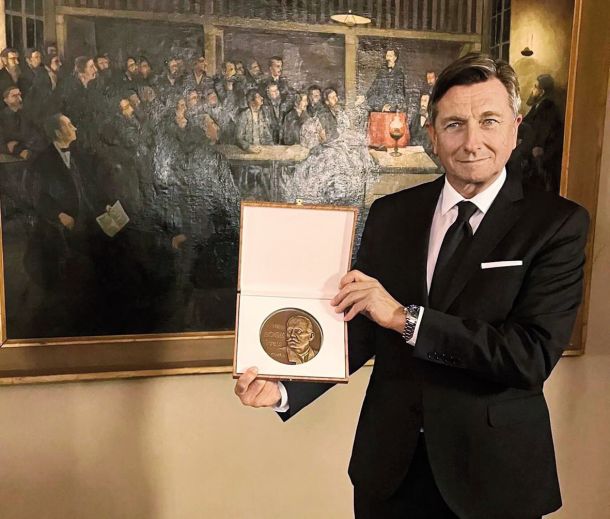 Nekdanji predsednik Slovenije, SD, evropski poslanec, predsednik državnega zbora in zdaj še nagrajeni Borut Pahor 