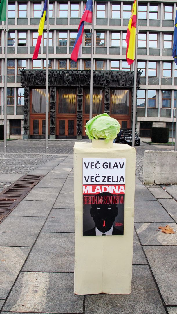 Več glav, več zelja, LJ