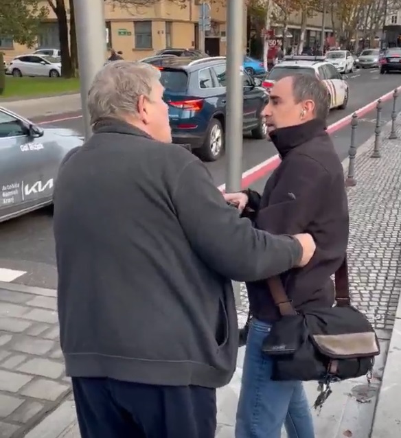 Napad protestnika na fotoreporterja Gašperja Lešnika