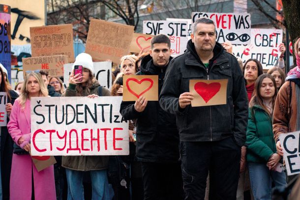 V podporo srbskim študentom so protestirali tudi pred veleposlaništvom Srbije v Ljubljani 