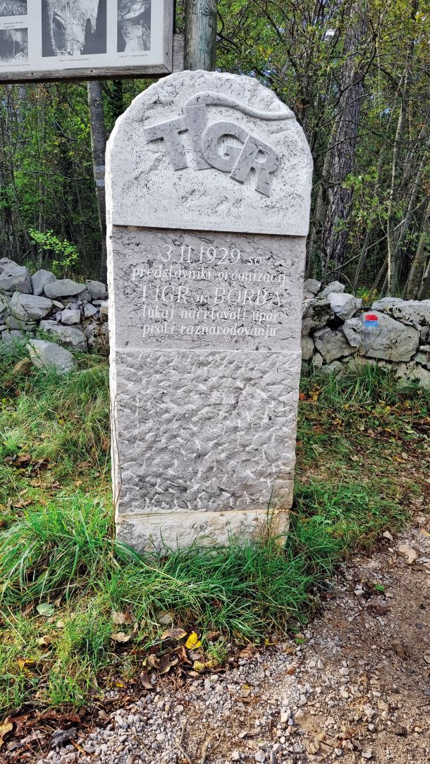 Spomenik Tigrovcem v Padričah nad Trstom