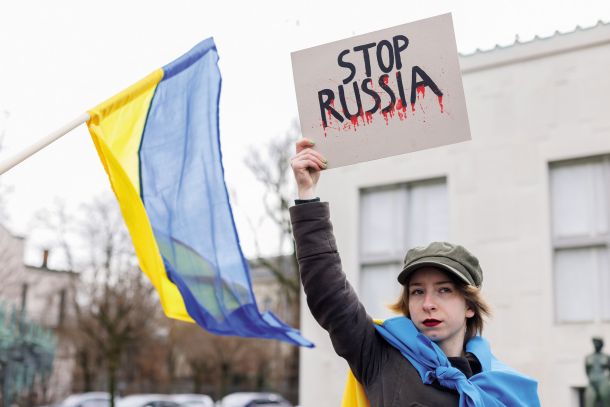 Shod v podporo Ukrajini ob drugi obletnici začetka vojne