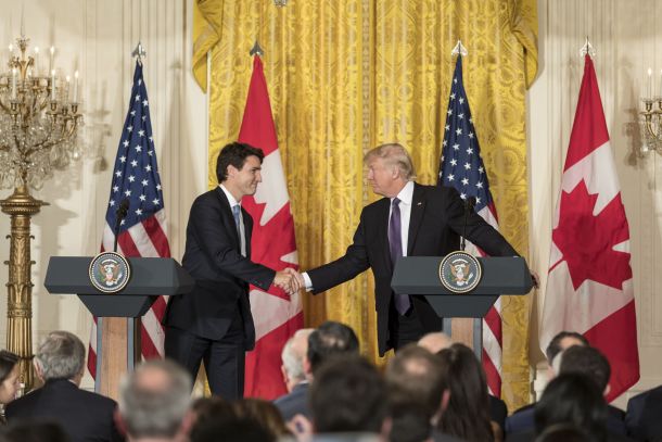 Kanadski predsednik vlade v odstopu Justin Trudeau in predsednik ZDA Donald Trump