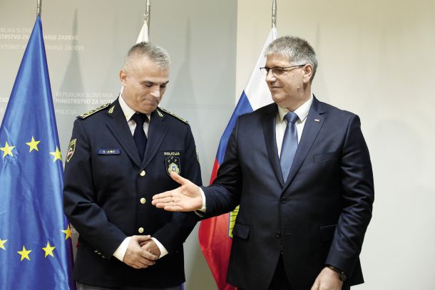 Generalni direktor policije Senad Jušić in minister za notranje zadeve Boštjan Poklukar