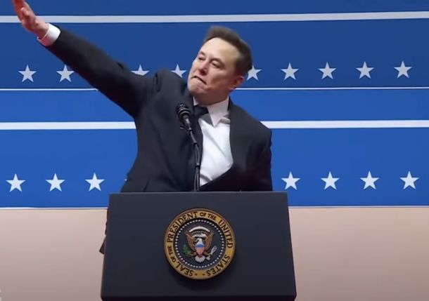 Je Musk načrtno salutiral s fašističnim pozdravom?