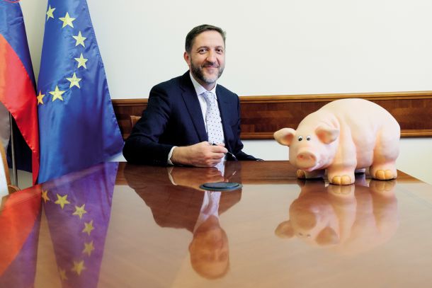 Finančni minister Klemen Boštjančič razume delavce. Razume pa tudi super bogate.