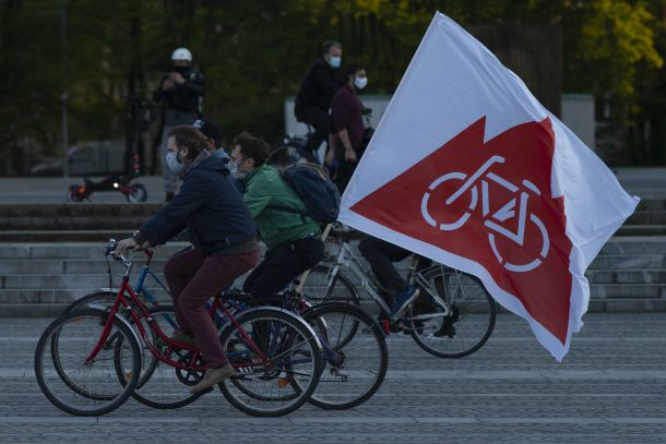 Kolesarski protesti v času tretje Janševe vlade