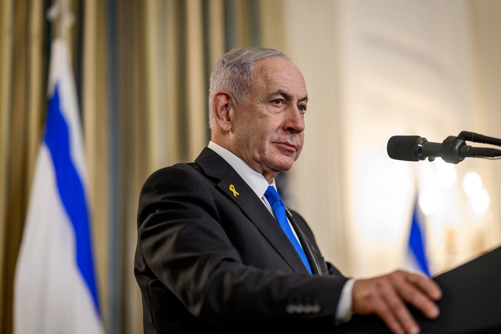 »Izrael se zaenkrat vzdržuje napadov na Iran«