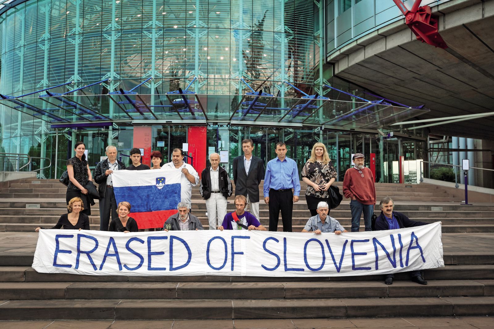»Nekaterim v Sloveniji očitno en izbris ni bil dovolj«
