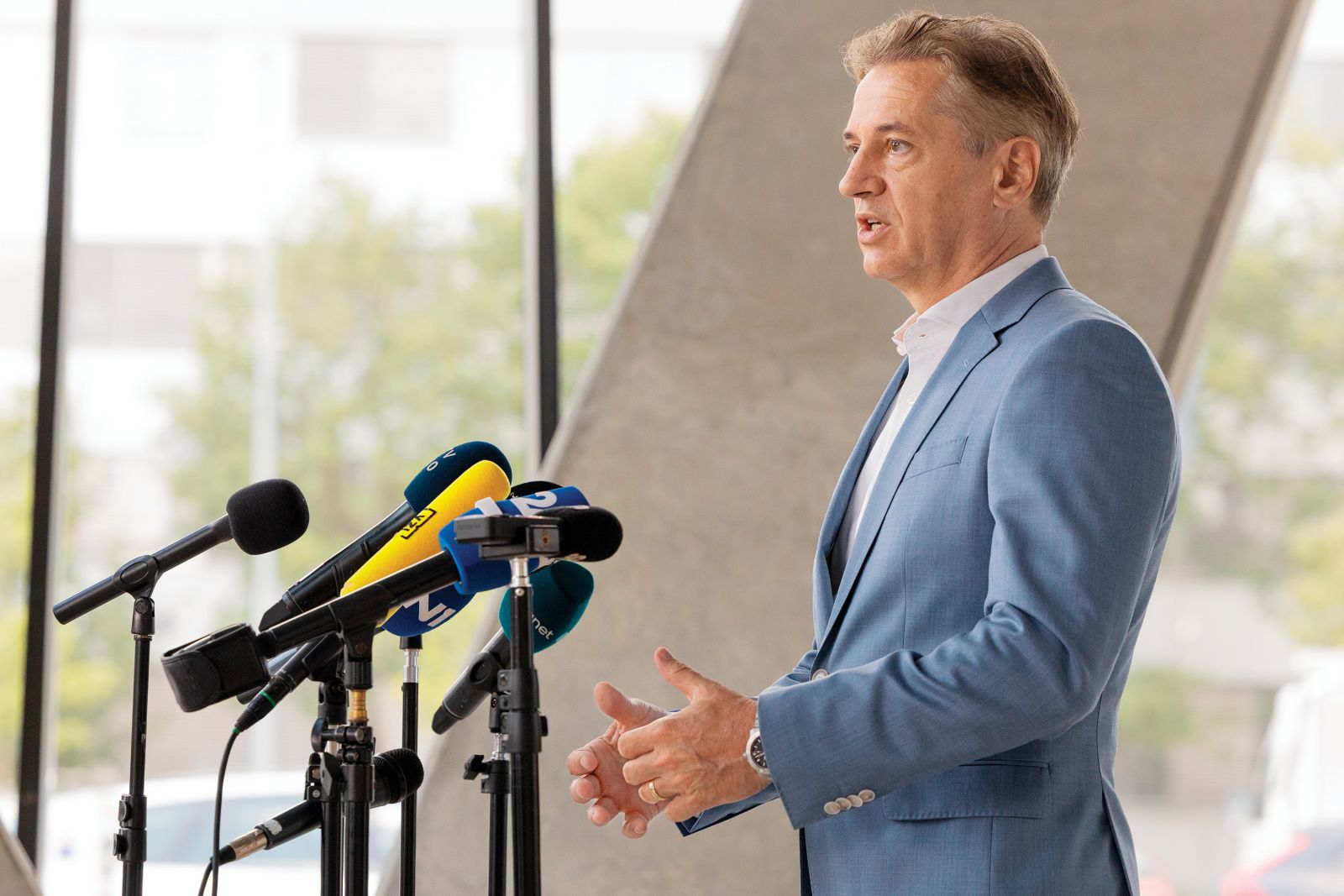 Robert Golob se vrača ‒ napoved ustanovitve vlade v senci (ki naj bi se sicer oblikovala šele jeseni) | Borut Krajnc