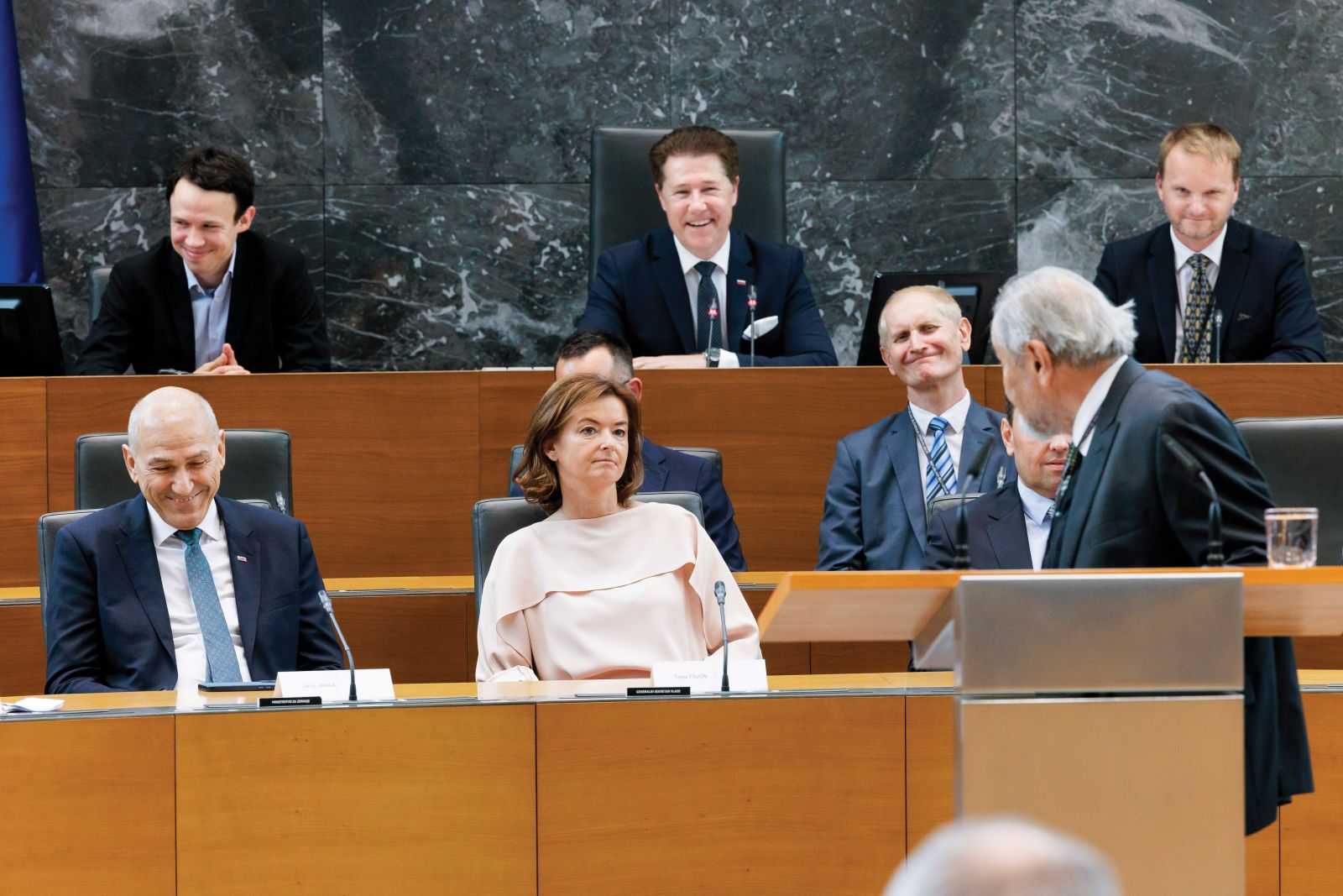Proti Sloveniji