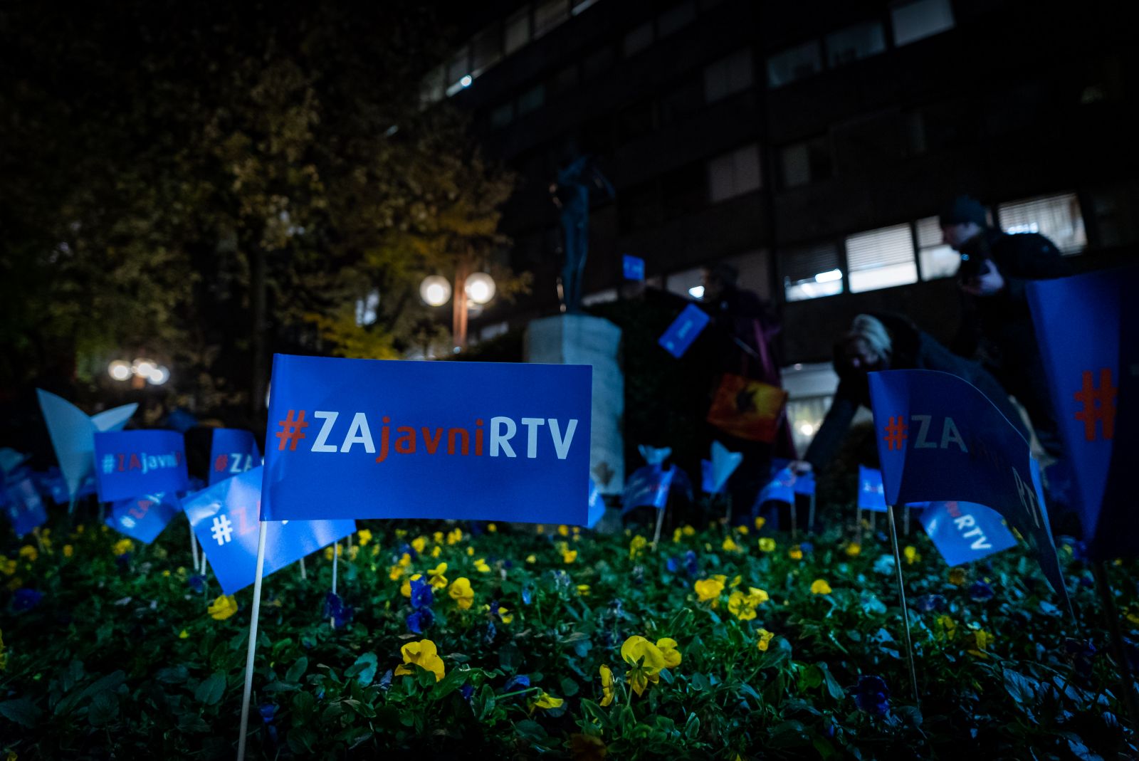 Janševa vlada poziva k ukinitvi RTV-prispevka