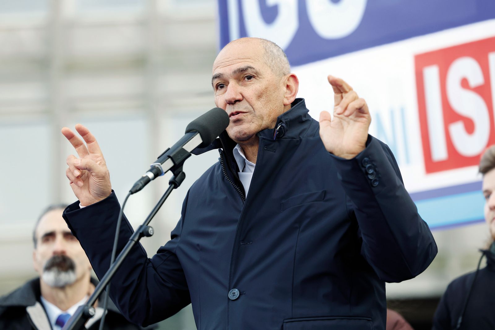 »Janez Janša spominja spominja na Mao Cetunga«