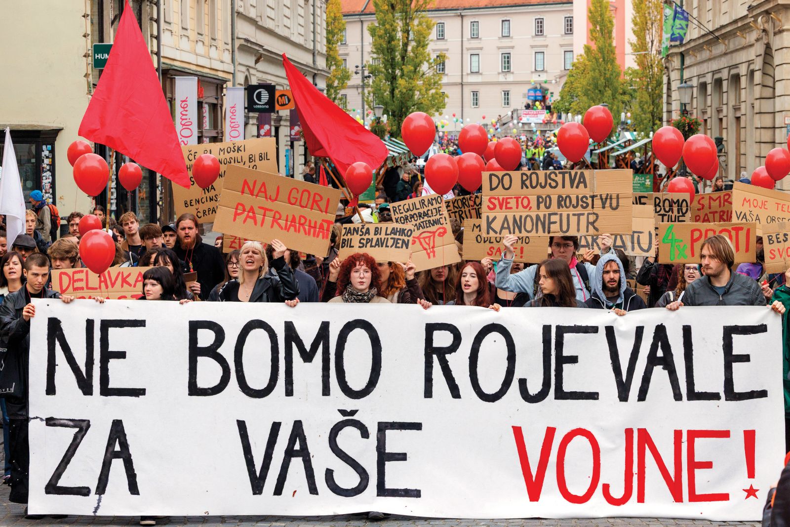 Foto tedna: Shod za dostojno življenje kot odgovor na Pohod za življenje v Ljubljani | Luka Dakskobler