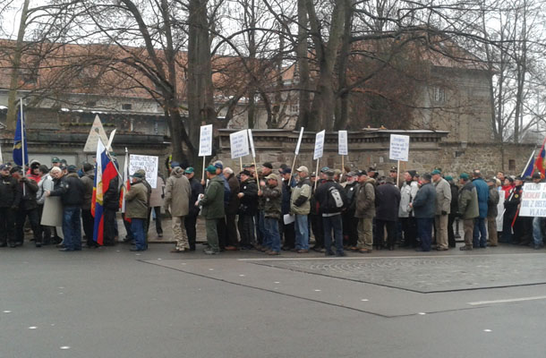 Prihod pripadnikov Zveze veteranov vojne za Slovenijo.